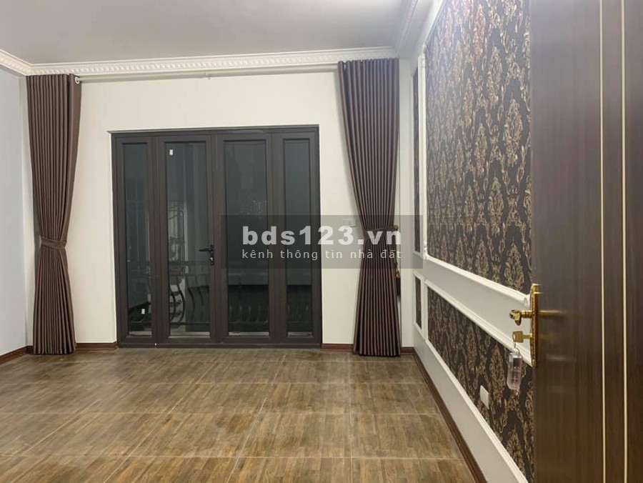 Thiếu vốn kinh doanh, BÁN khách sạn 5 sao khu vực Cầu Giấy, chỉ hơn 3 tỷ