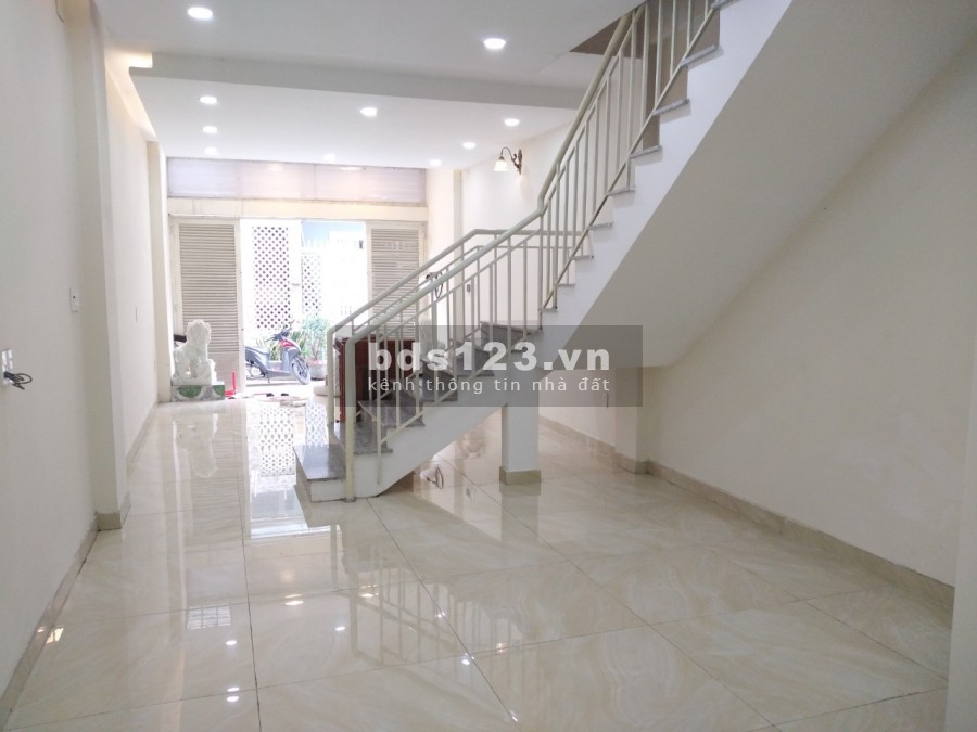 Chính chủ cho thuê nhà HXH 4.5m đường 28 Linh Đông, 1T 3L đông nam, nội thất gần đủ 0909222831