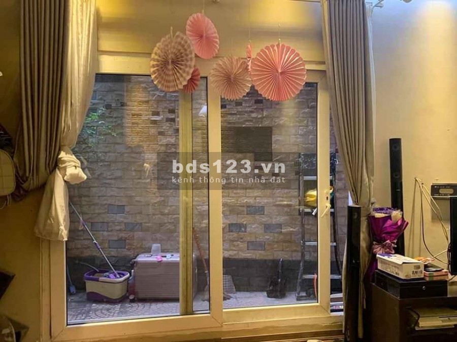 Ô TÔ ĐỖ CỬA LÔ GÓC NHÀ MỚI Ở NGAY