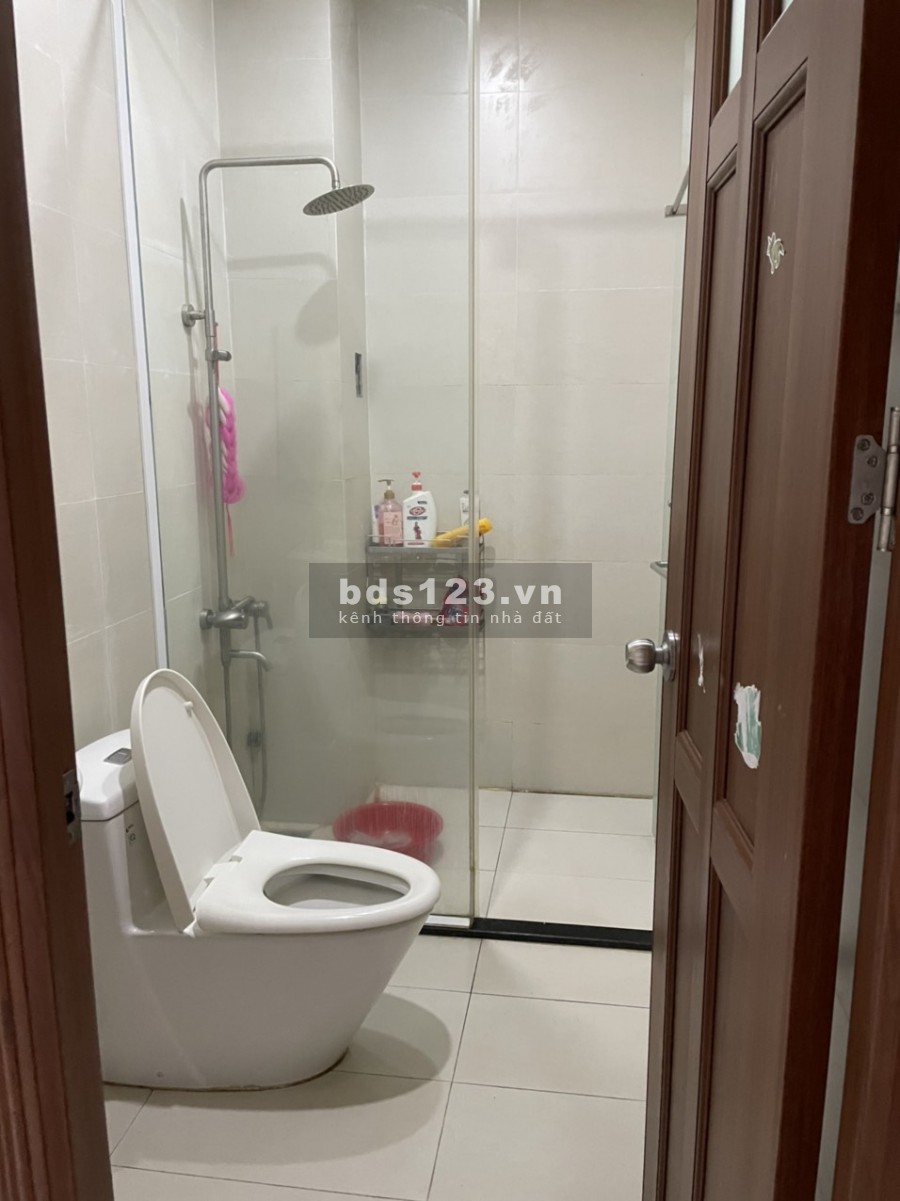 NHÀ NGUYÊN CĂN MỚI Ở CHO THUÊ 1 TRỆT 2 LẦU