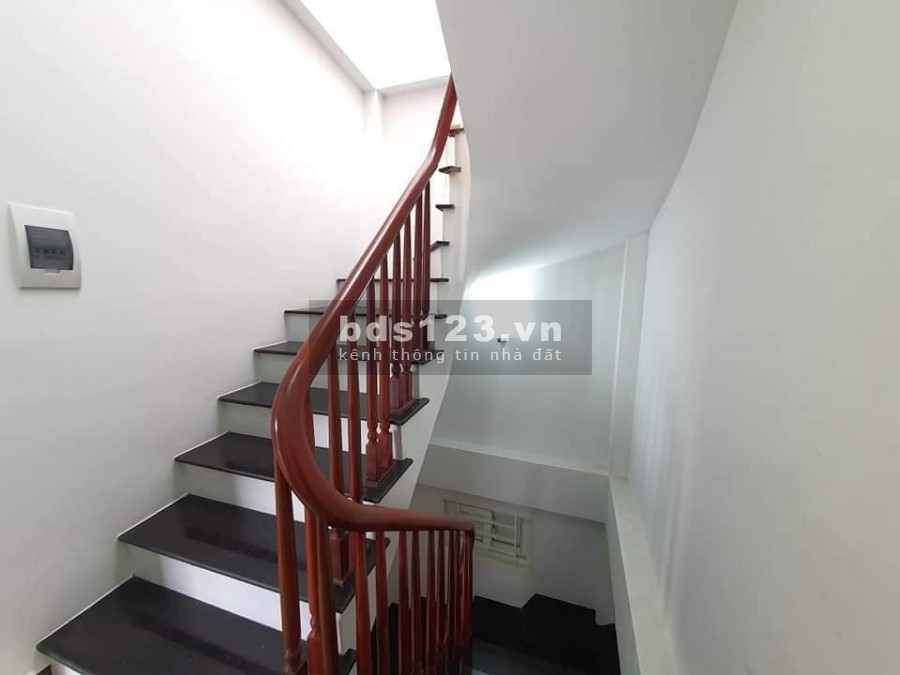 Bán nhà hiếm Hoàng Như Tiếp 44m2*4T Mặt tiền 5m 10m ra ô tô tránh