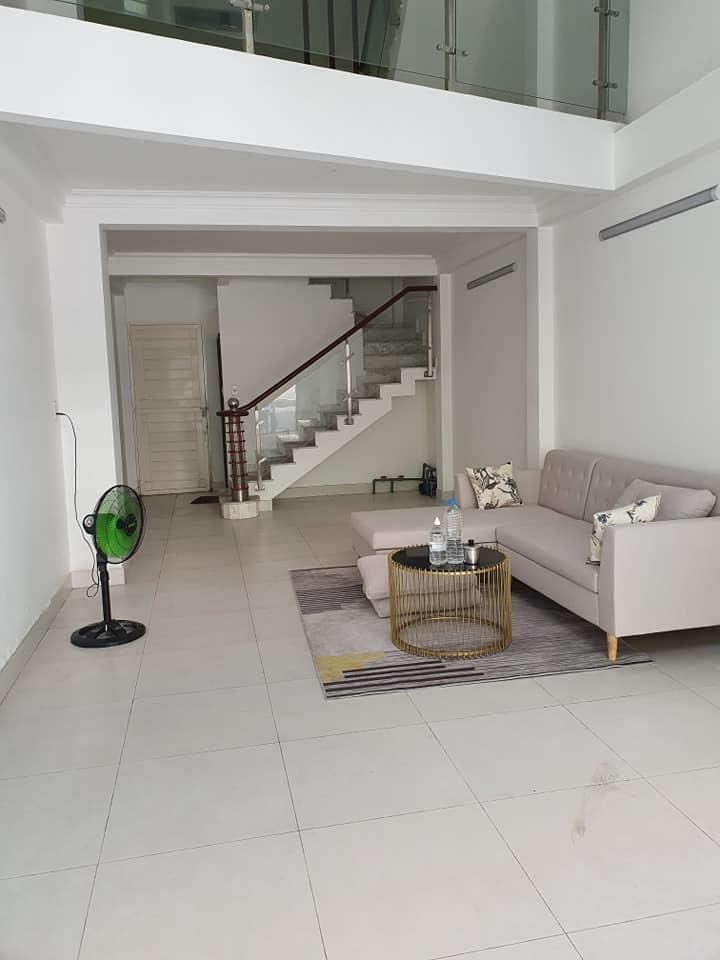 Bán Nhà Q10. Nhà Mặt Tiền Sư Vạn Hạnh 45m2 4 tầng Giá 15,8 tỷ
