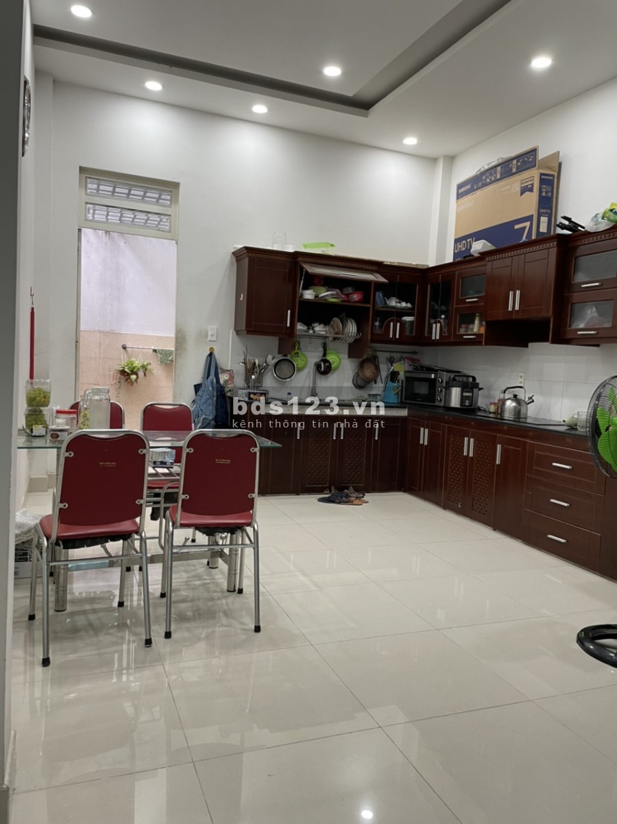 NHÀ NGUYÊN CĂN MỚI Ở CHO THUÊ 1 TRỆT 2 LẦU