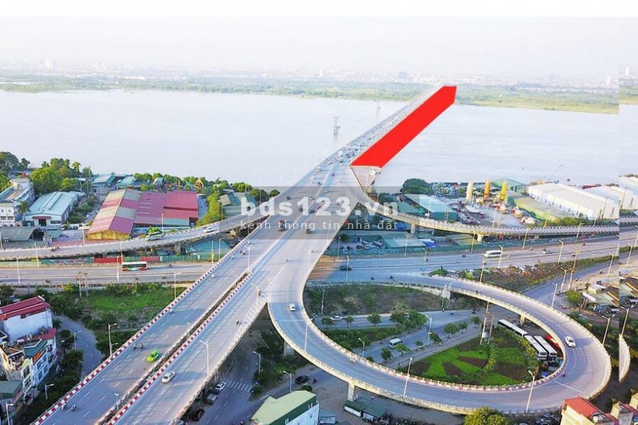 BÁN GẤP Đất Phố Trạm 50m2xMT4.5m, lô góc, sổ vuông, gần phố, hơn 2 tỷ. 0977611089