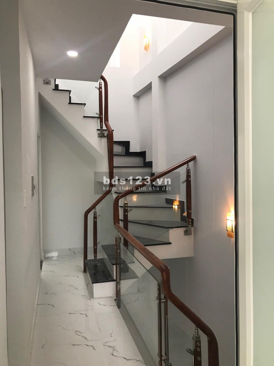 Bán gấp nhà riêng, Trung Tâm Q4, nhà mới 5 lầu, 48,6m2, chỉ 4,59 tỷ