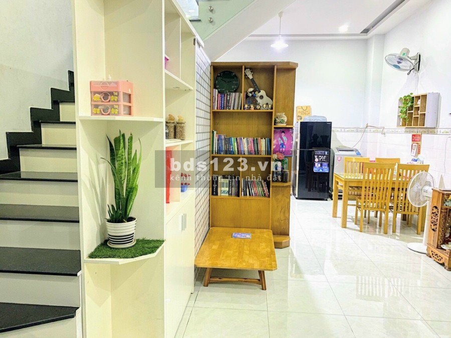 Tôi gấp bán căn nhà Phường 3 Gò Vấp 35,2m2 không quy hoạch giá 3 tỷ 320 triệu TL