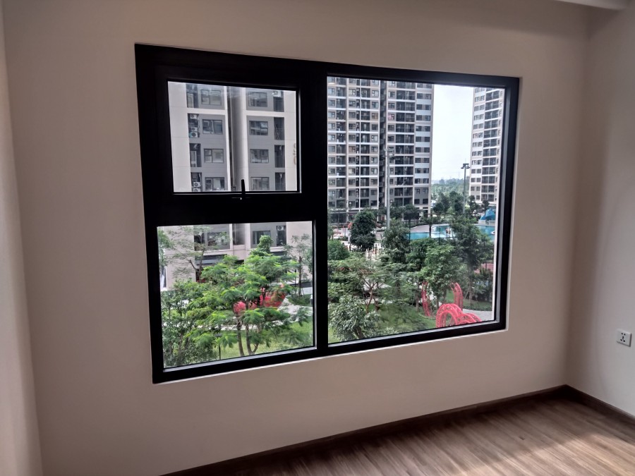 Căn 2PN2WC tại Vinhomes Smart City giá trên HĐ là gần 2,7 tỷ, gia đình chỉ bán 2,380 tỷ bao phí