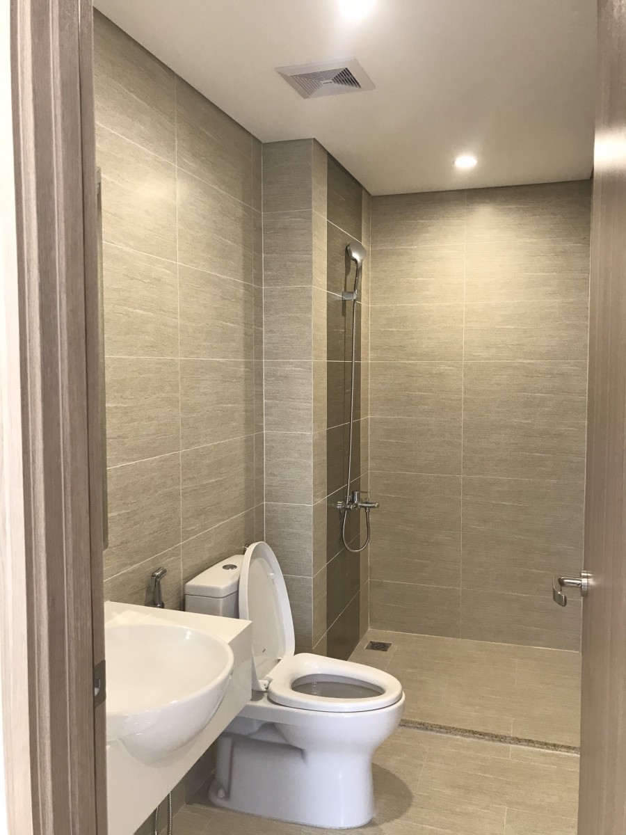 Căn 2PN2WC tại Vinhomes Smart City giá trên HĐ là gần 2,7 tỷ, gia đình chỉ bán 2,380 tỷ bao phí