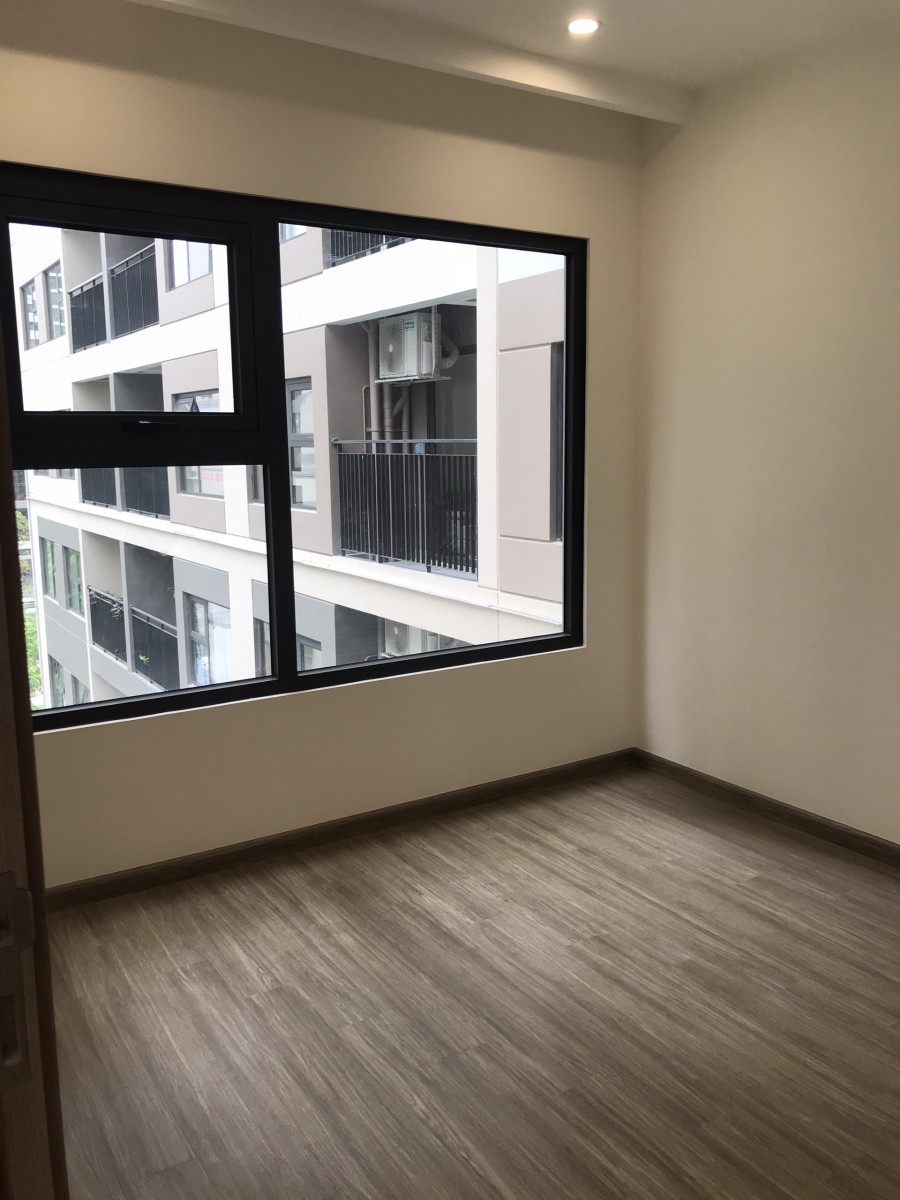 Căn 2PN2WC tại Vinhomes Smart City giá trên HĐ là gần 2,7 tỷ, gia đình chỉ bán 2,380 tỷ bao phí