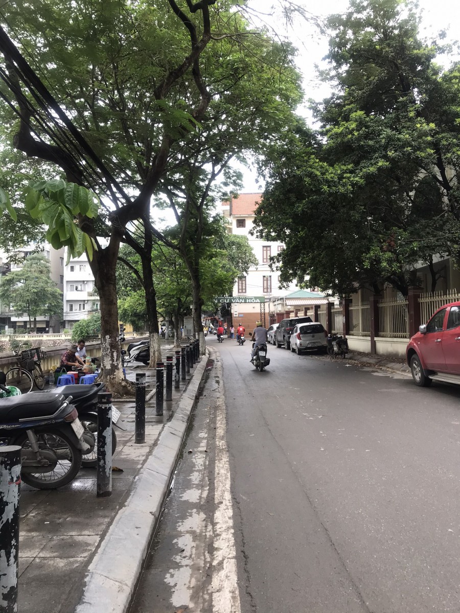 3.9 Tỷ Nhà 30m2 Nguyễn Khánh Toàn Cầu Giấy Phân Lô MT 8M Vuông Đẹp Ô Tô Đỗ Kinh Doanh Thịnh