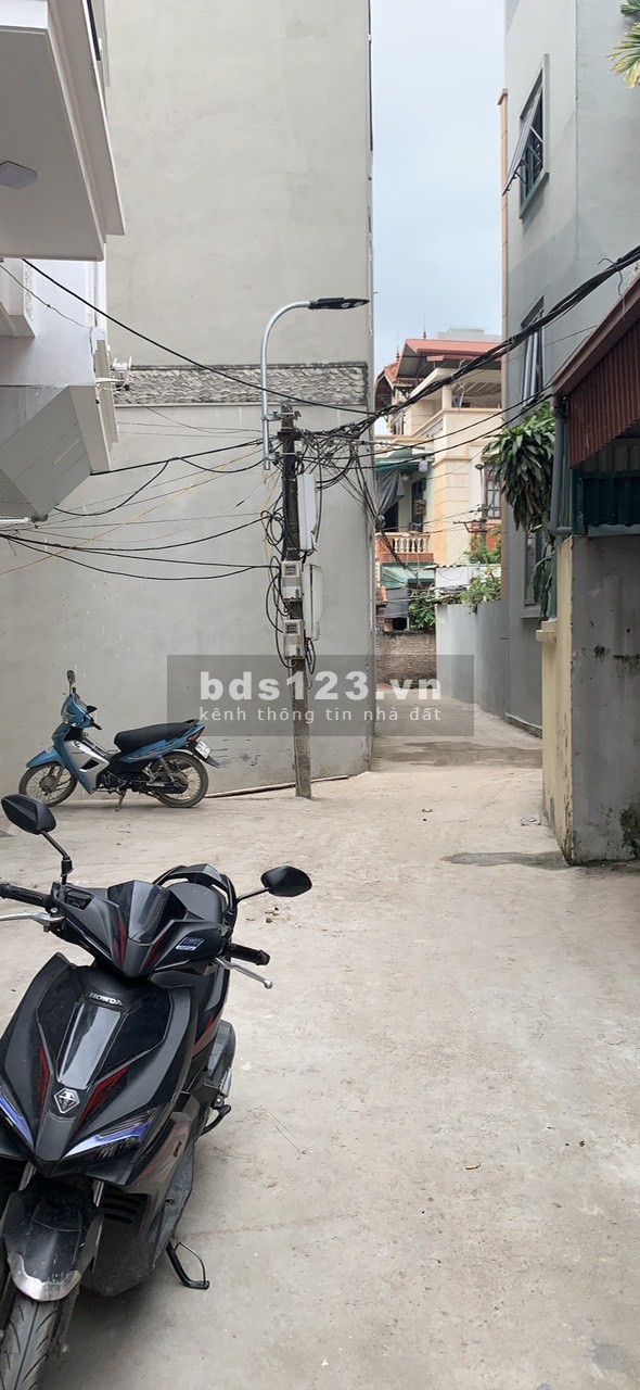 NHÀ MỚI – VÀO Ở NGAY, ĐỂ 30 XE MÁY, GẦN TRỤC CHÍNH 422 HOÀI ĐỨC