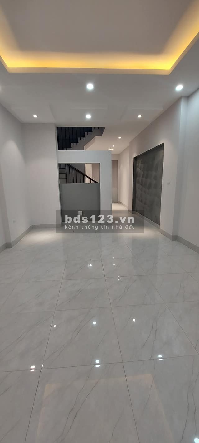 Bán gấp nhà Ngã Tư Sở 51M2 x 4Tầng (Khương Trung, TX) - Giá 3,9 Tỷ