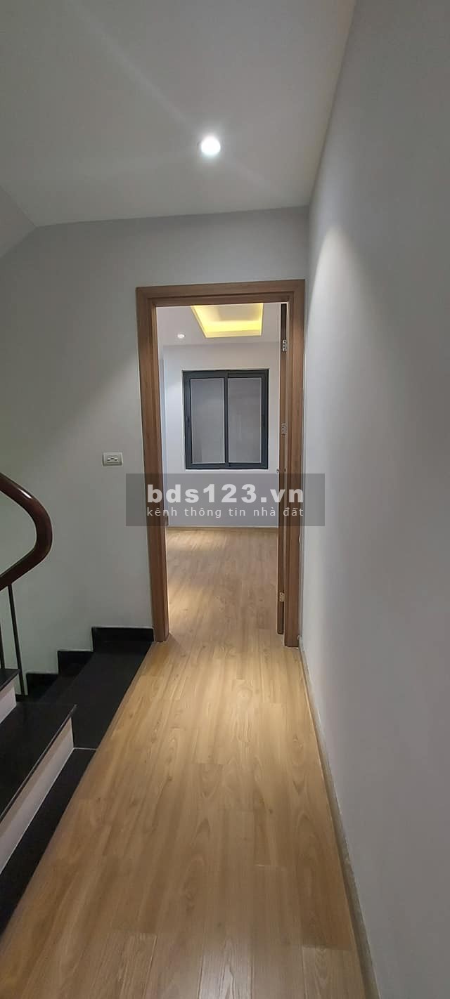 Bán gấp nhà Ngã Tư Sở 51M2 x 4Tầng (Khương Trung, TX) - Giá 3,9 Tỷ