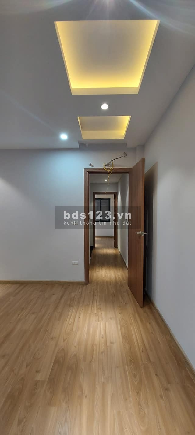 Bán gấp nhà Ngã Tư Sở 51M2 x 4Tầng (Khương Trung, TX) - Giá 3,9 Tỷ