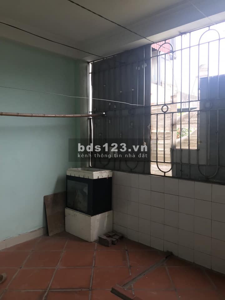 Phân lô, ô tô tránh, vỉa hè rộng 2m, nhà 43m, 5t, 7 tỷ, lõi Cầu Giấy