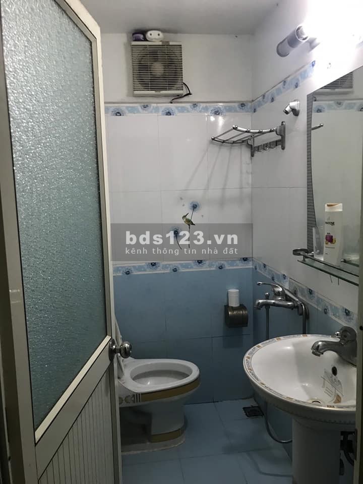Phân lô, ô tô tránh, vỉa hè rộng 2m, nhà 43m, 5t, 7 tỷ, lõi Cầu Giấy