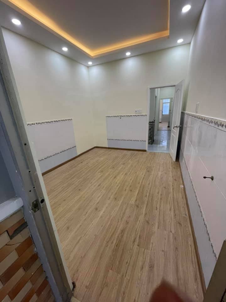 Bán nhà 2 mặt hẻm, DT cực khủng Huỳnh Tấn Phát Quận 7 chỉ việc sách vali vào ở giá chỉ 3.95 tỷ