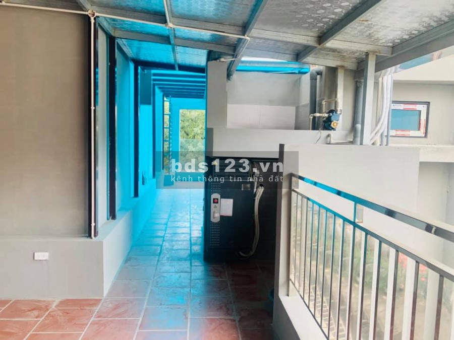 MẶT PHỐ Kim Mã, NHÀ MỚI, LÔ GÓC, NỞ HÂU, THÁNG MÁY, VỈA HÈ RỘNG