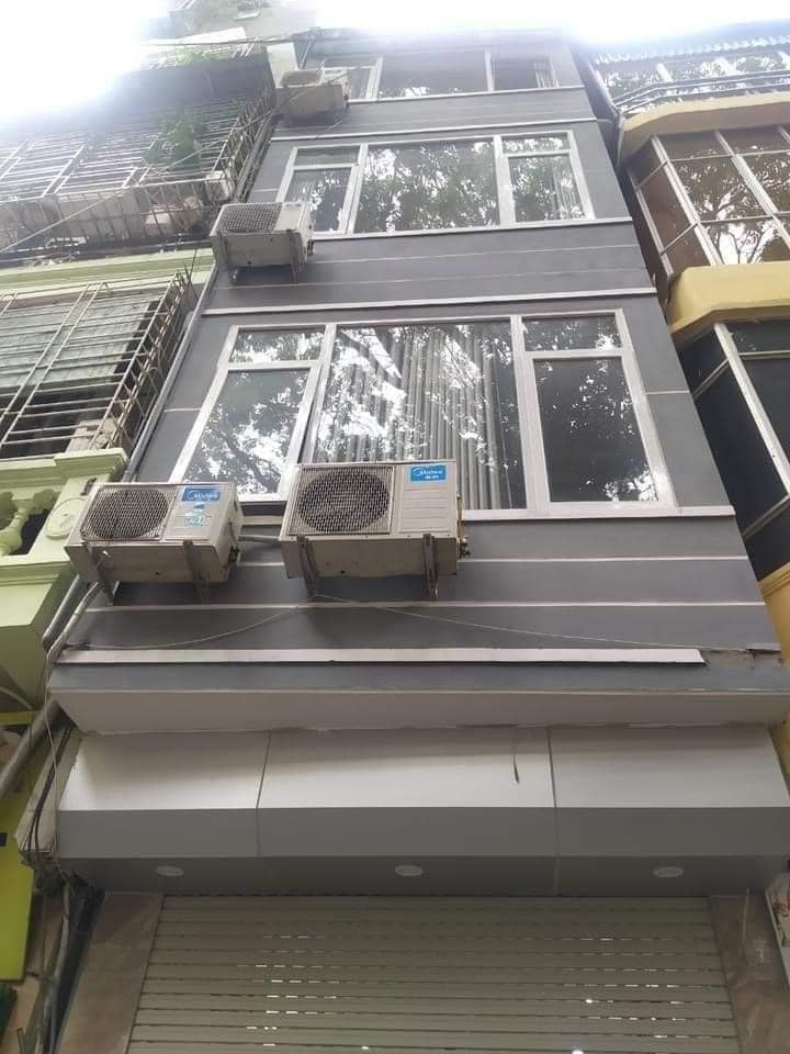 Bán nhà mặt phố Quận Đống Đa, sát trường học, ở hay kinh doanh cực tốt, giá nhỉnh 4 tỷ