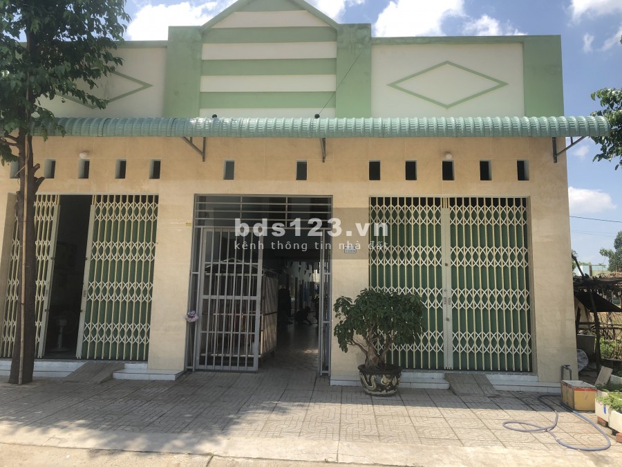 Chính Chủ cần tiền bán gấp 2 căn nhà trọ tại kcn & đô thị mỹ phước 3 , đối diện chợ dân đông