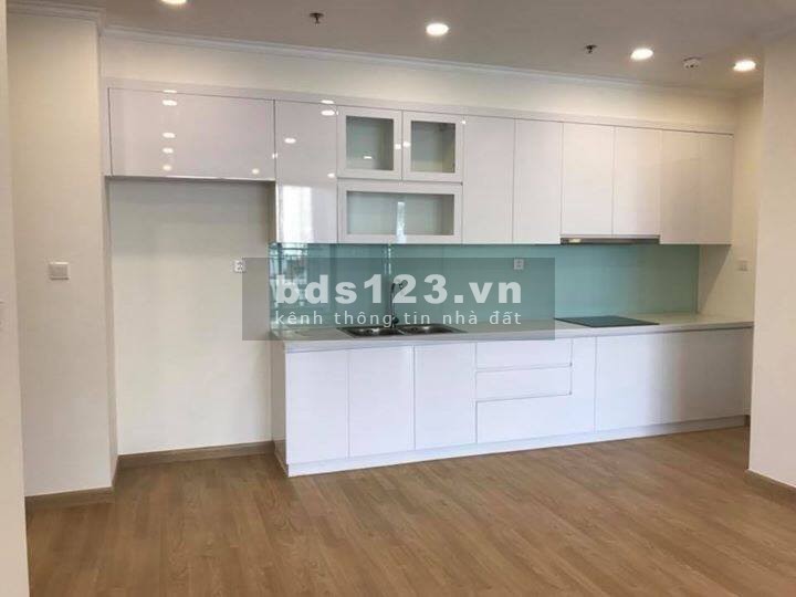 Cho thuê Chung cư Bea Sky Nguyễn Xiển 3 ngủ cơ bản 10 triệu/tháng. Lh 0377983070