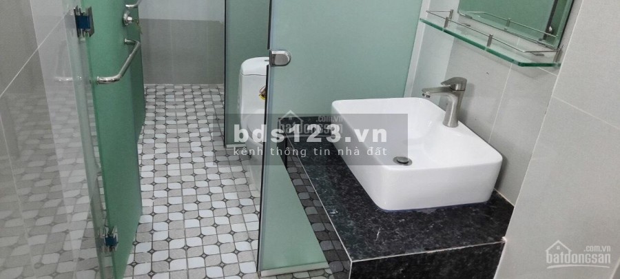 Bán nhanh căn nhà 1 trệt, 1 lầu ngay chợ Vĩnh Tân Vsip 2, TX Tân Uyên, Bình Dương. Giá chỉ 1.180 tỷ