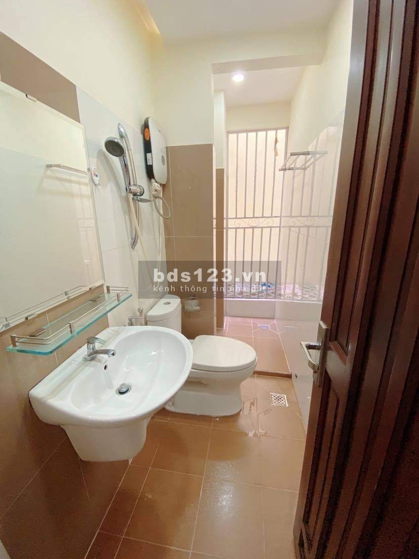 Căn hộ 1 phòng ngủ, phòng khách rộng trung tâm Q10