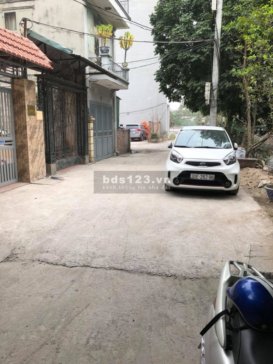 Bán đất Trâu Qu- Trục chính đường T Đường ô tô tránh nhau