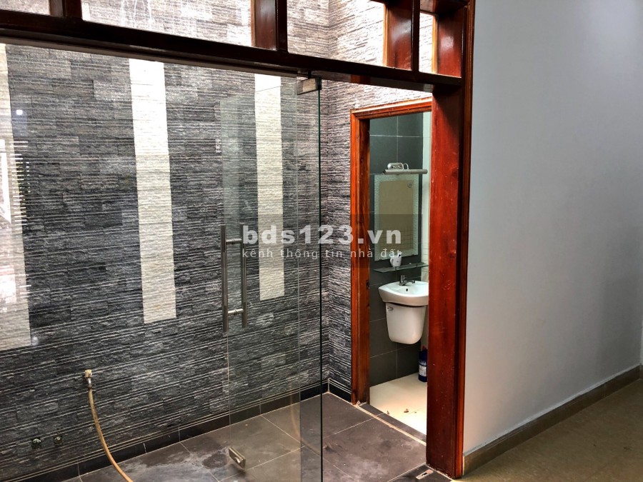 Nhà nguyên căn 5*18 gồm 4 tầng giá chỉ 20,5 triệu /tháng Lh 0938612666 ANH EM GROUP