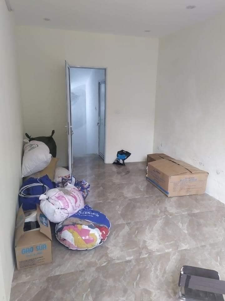 Bán nhà mặt phố Quận Đống Đa, sát trường học, ở hay kinh doanh cực tốt, giá nhỉnh 4 tỷ