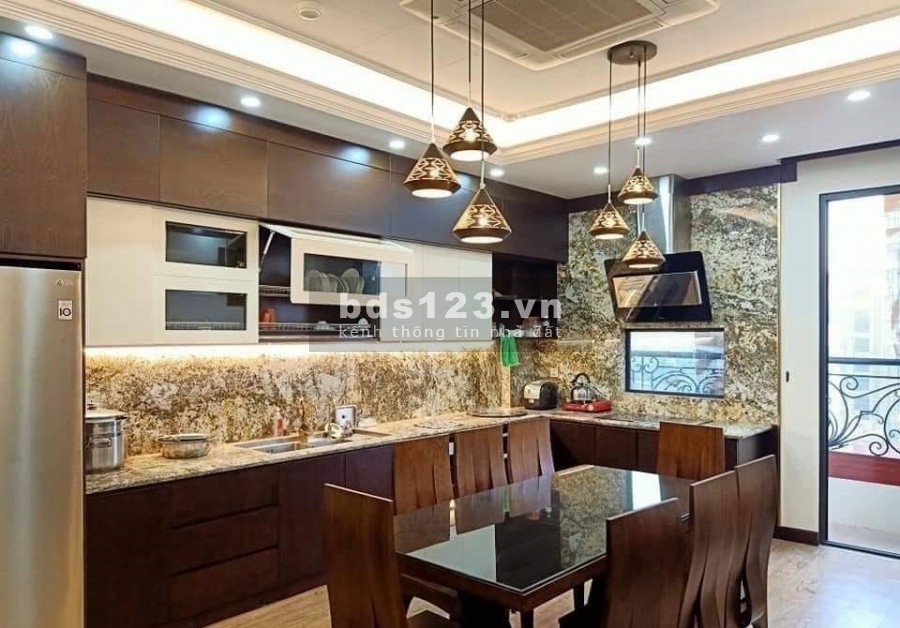 Bán nhà đẹp Long Biên-Nguyễn Văn Cừ 46m2*5T-Gần phố-Cách ô tô 20m-Ngõ thông-Nội thất đẹp