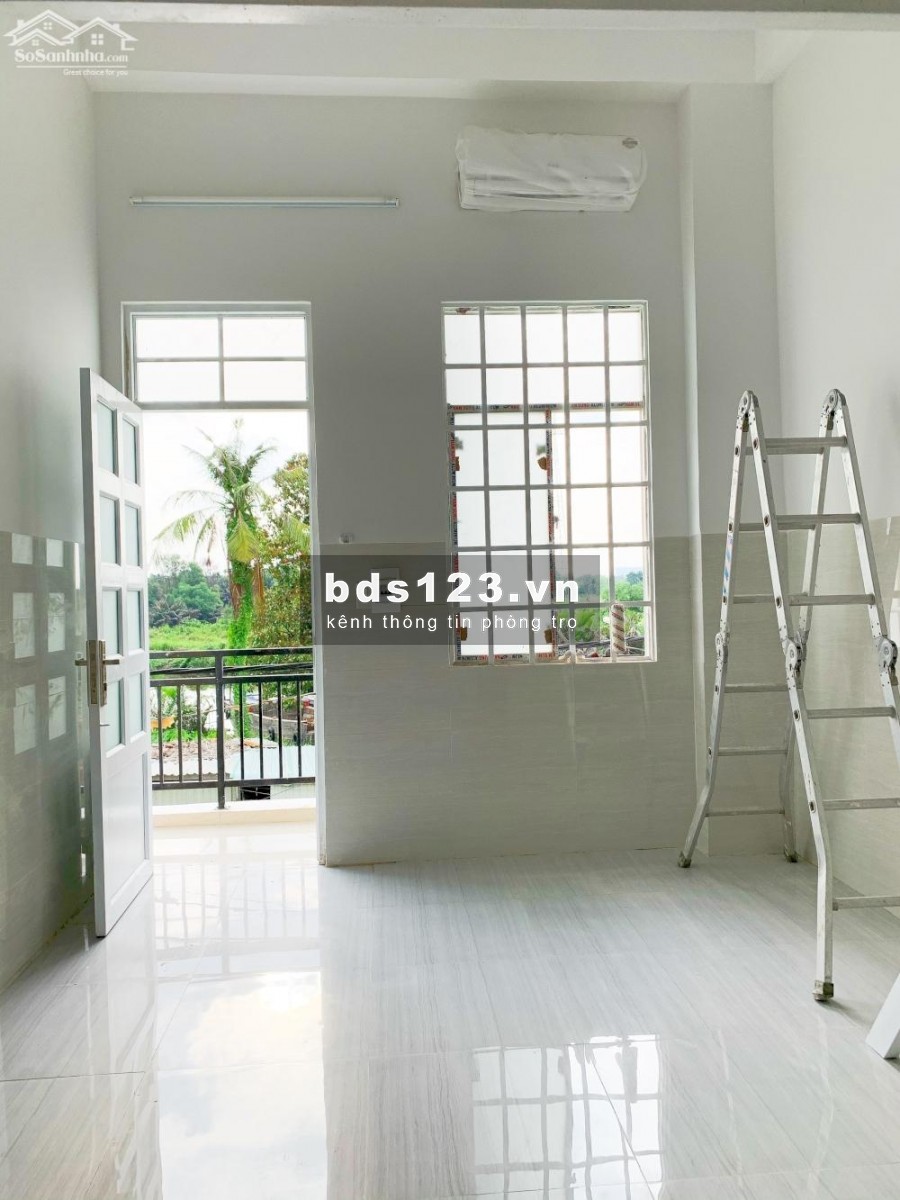 Cho thuê phòng 35m2 có máy lạnh, cửa sổ, ban công riêng đường Phạm Văn Đồng gần Gigamall