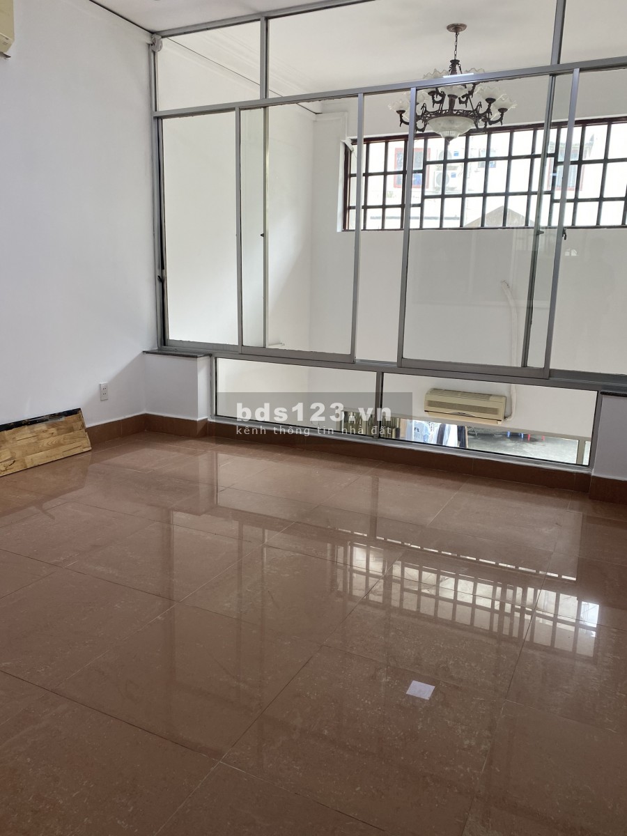 CHDV Hoàng Sa 4.2x15 Trệt Lửng 3L 8PN Giá 36Tr/th