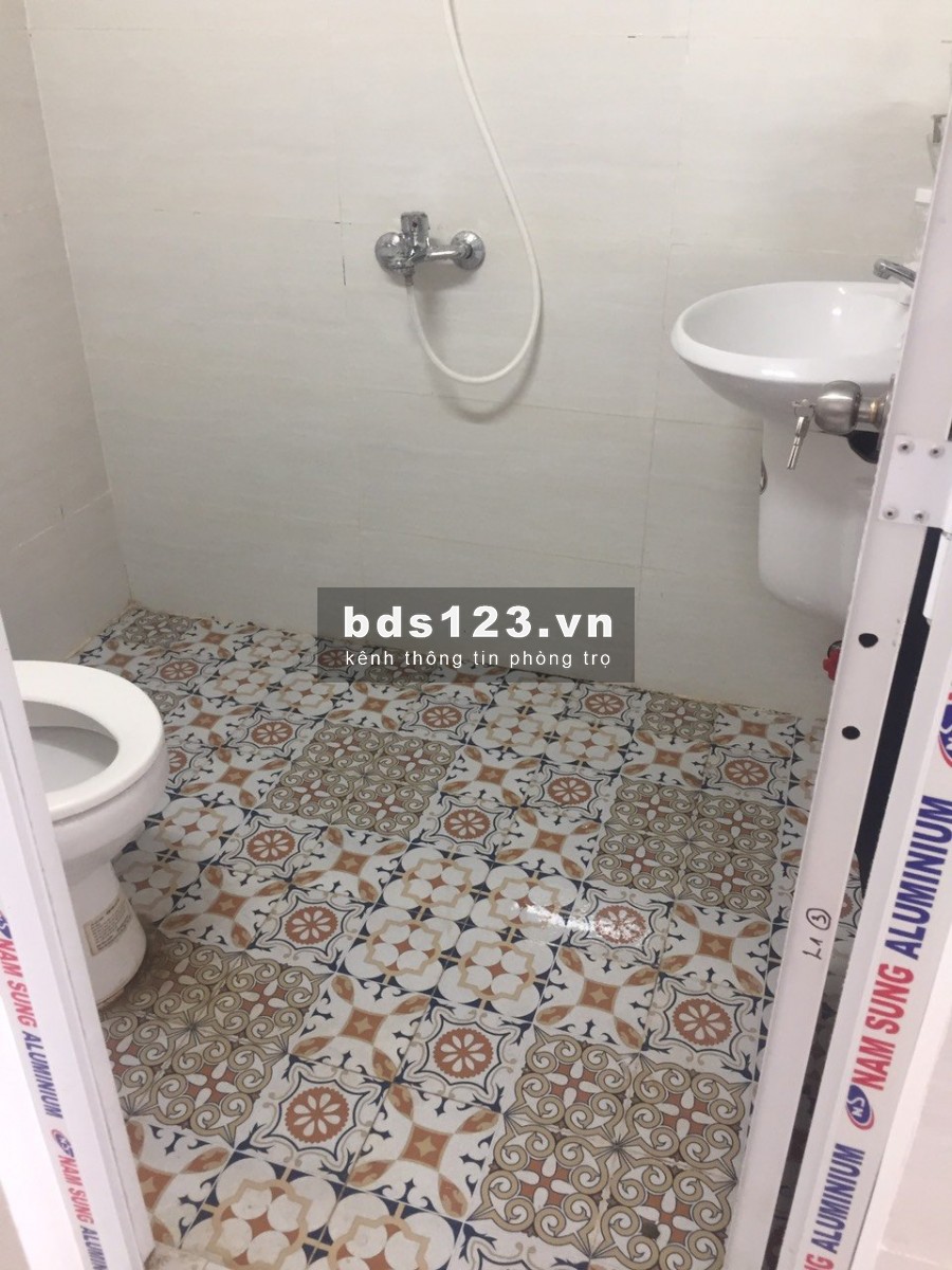 Cho thuê phòng 35m2 có máy lạnh, cửa sổ, ban công riêng đường Phạm Văn Đồng gần Gigamall