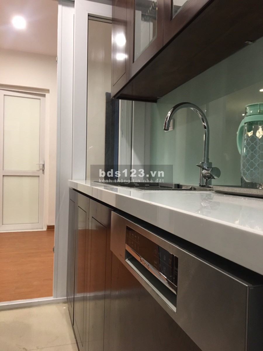 CC Học viện Quốc Phòng, 03PN, tầng trung, Bc: Nam, full đồ, đã có sổ giá 3,4 tỷ.