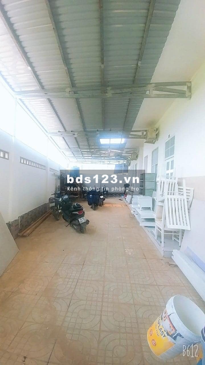 Cho thuê phòng 35m2 có máy lạnh, cửa sổ, ban công riêng đường Phạm Văn Đồng gần Gigamall