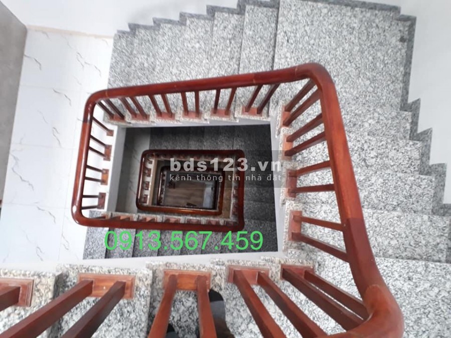 Nhà phố Ngọc Lâm - Long Biên, mới đẹp, 5 tầng x Mt 4m Độc quyền bán 3.7 tỷ
