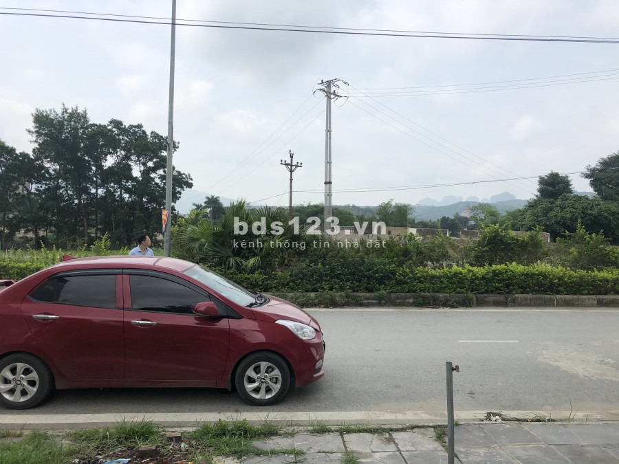 Nhà có đất nền cần bán tại phố chợ Lương Sơn