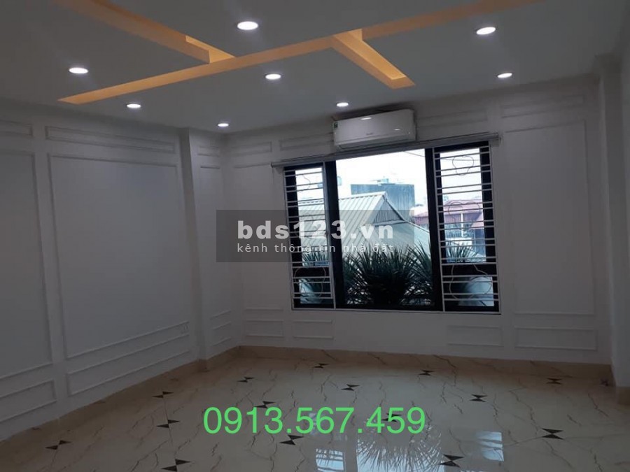 Nhà phố Ngọc Lâm - Long Biên, mới đẹp, 5 tầng x Mt 4m Độc quyền bán 3.7 tỷ