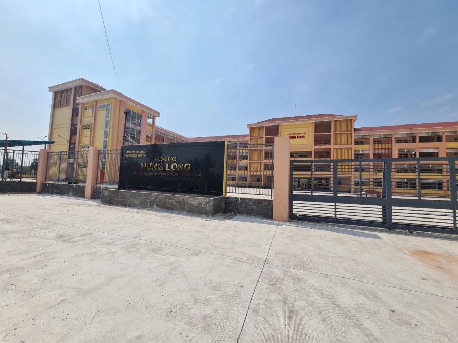 Bán đất cực đẹp ngay trường THCS Hưng Long 5x24m thổ cư. Giá 2.6 tỷ TL