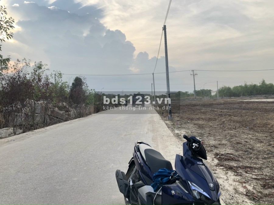 Gia đình A Công cần tiền bán nhanh lô đất 5*30,thổ cư đối diện TDC Tân Phước