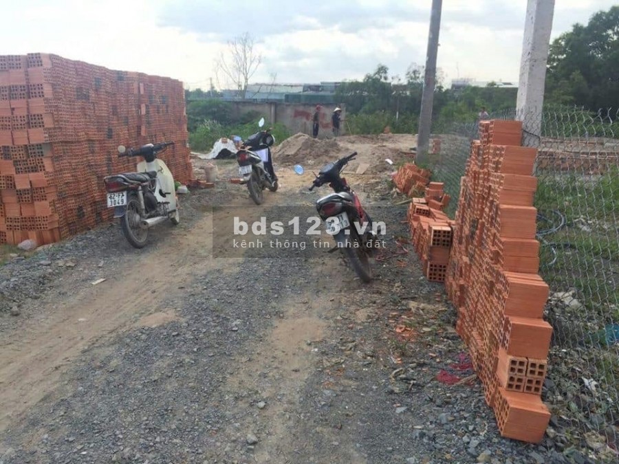 2/ đường Võ Văn Vân Vĩnh Lộc B , đất ở khu dân cư 8x13m giá 420tr xây tự do sổ chính chủ công chứng