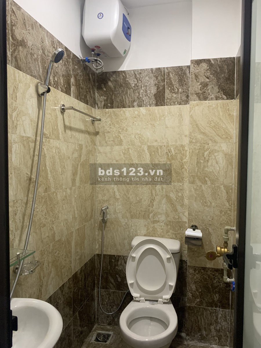 CẦN TIỀN BÁN GẤP NHÀ 5 TẦNG SAU ĐHGTVT OTO 7 CHỖ VÀO NHÀ ĐANG CHO THUÊ 38TR/TH