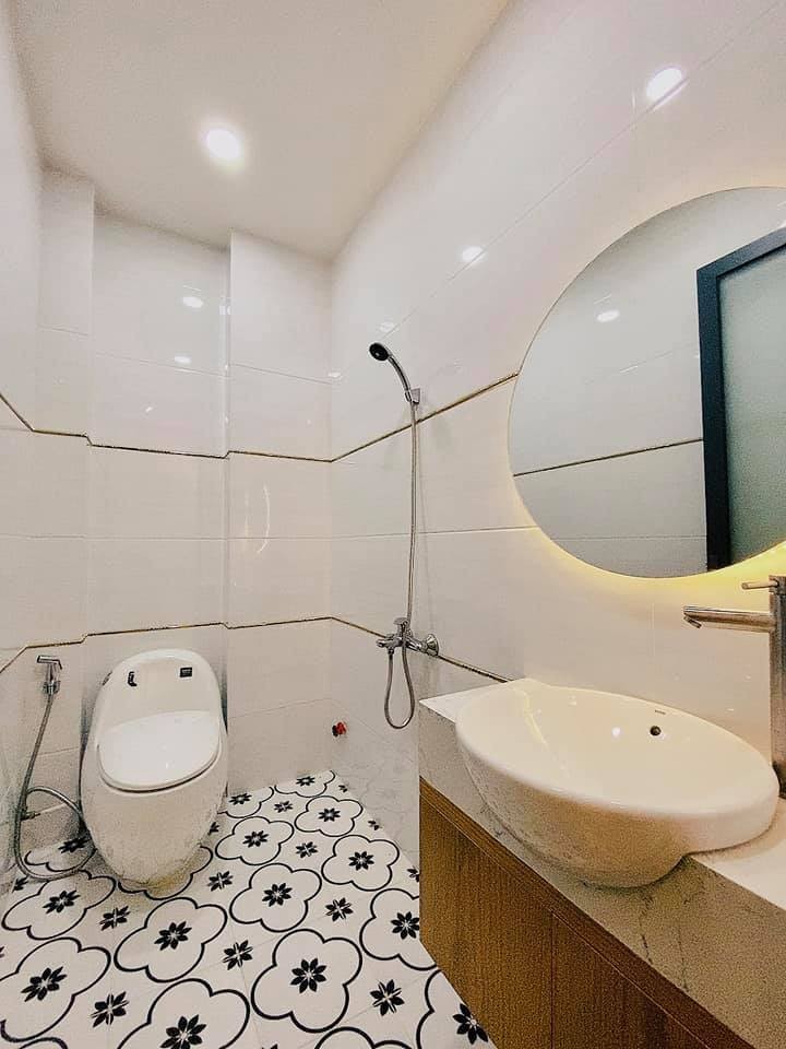 Bán nhà mặt tiền Đất Thánh Phường 6 Tân Bình 44m2 5 lầu 13 tỷ
