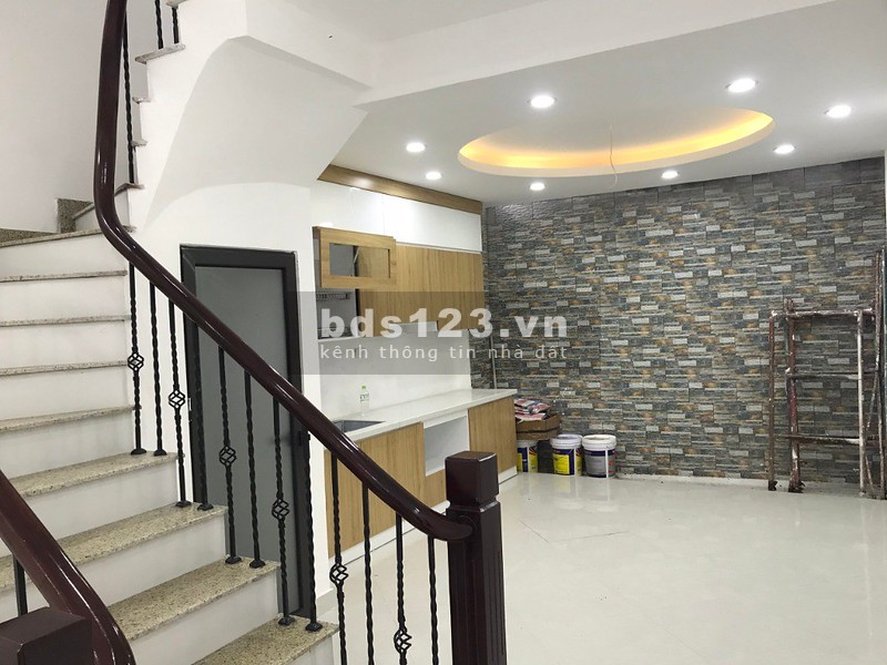 Bán nhà riêng quận Phú Nhuận, hẻm lớn, giá 5.7 tỷ