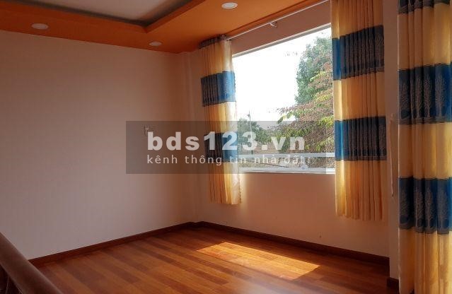 Nhà Nguyên Căn 1 Trệt 1 Lầu Đường Nguyễn Văn Tăng