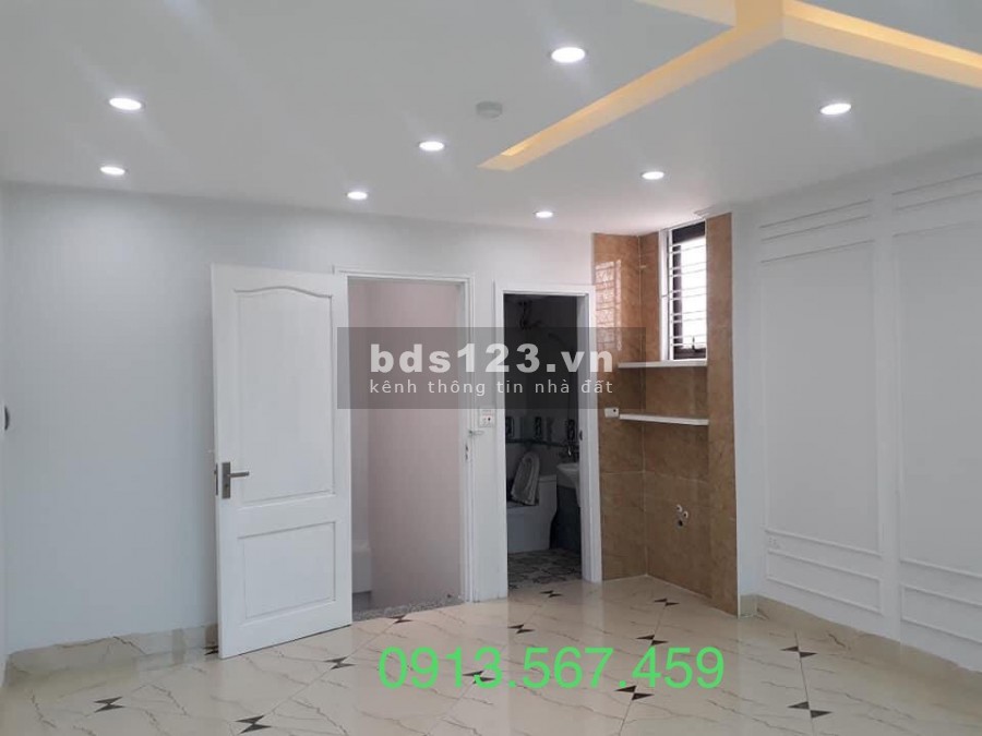 Nhà phố Ngọc Lâm - Long Biên, mới đẹp, 5 tầng x Mt 4m Độc quyền bán 3.7 tỷ