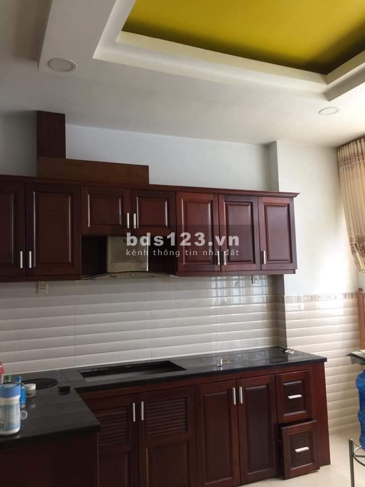 Xe Hơi tới cửa hơn 4 tỷ 4.5m * 15m 3 tầng Đỗ Thúc Tịnh Phường 12 Gò Vấp