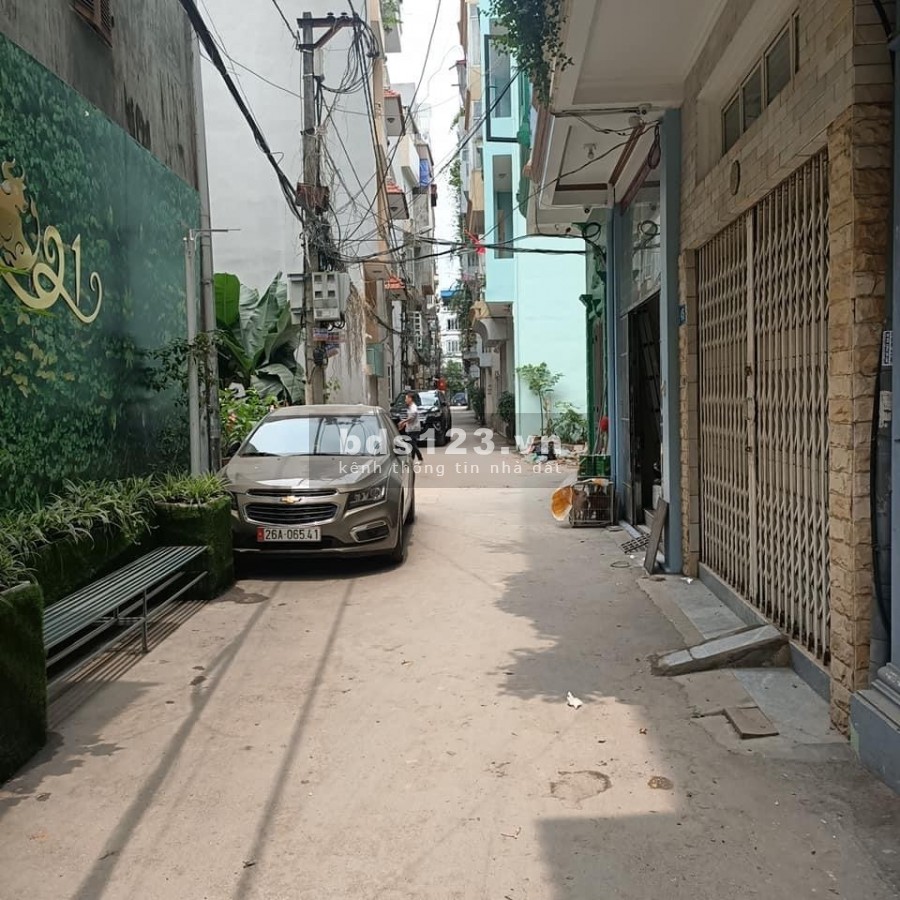 Nhà Tứ Liên, Tây Hồ, Phân lô bàn cờ - 2 thoáng, ngõ thông, ô tô nhỏ qua nhà