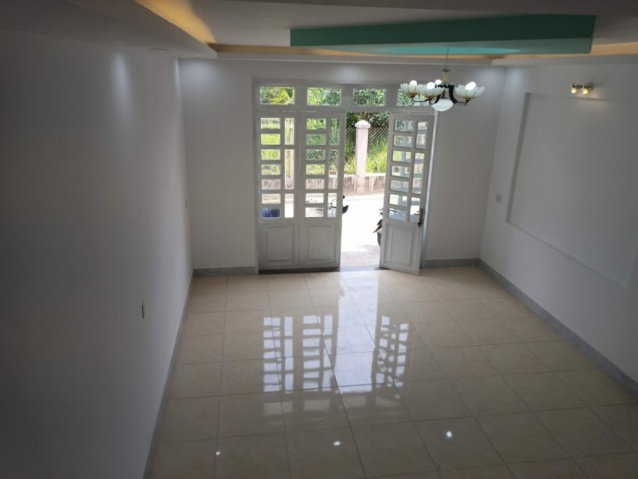 Giảm giá 100tr vì chủ đang cần tiền gấp, Bán nhanh nhà Bửu Hòa 1 lầu đường xe hơi hẻm thông